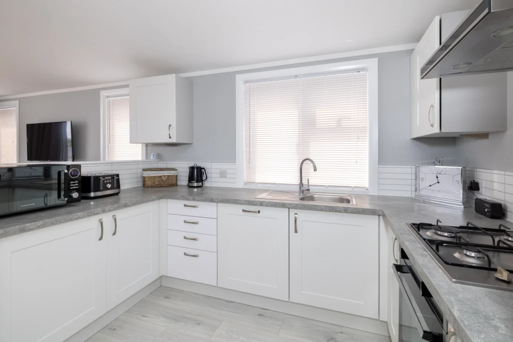 The fully fitted kitchen