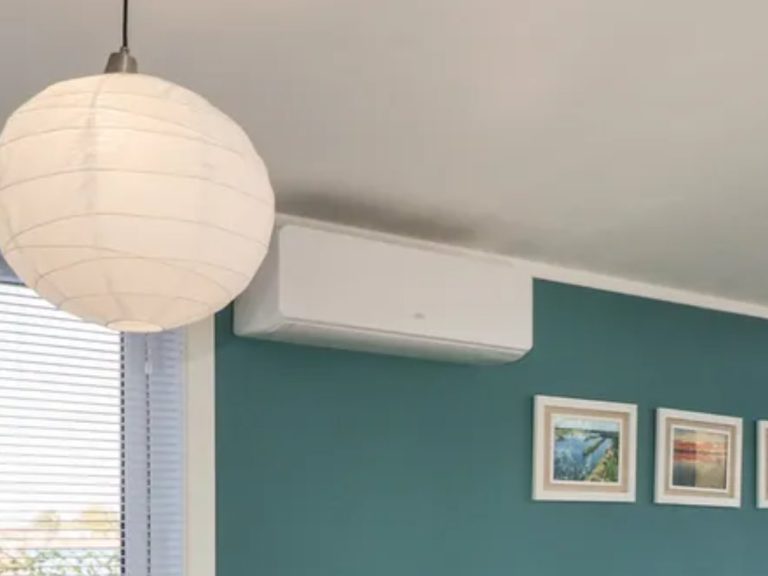 Air conditioning unit in the living area